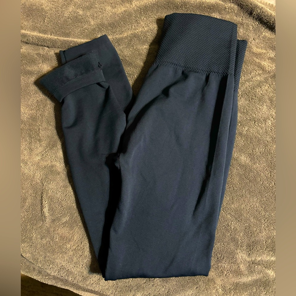 Navy blue fleece leggings
